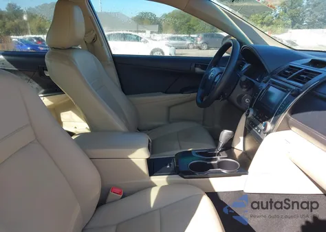 2014 Toyota Camry Le z USA, uszkodzony, nr VIN 4T4BF1FK8ER352881